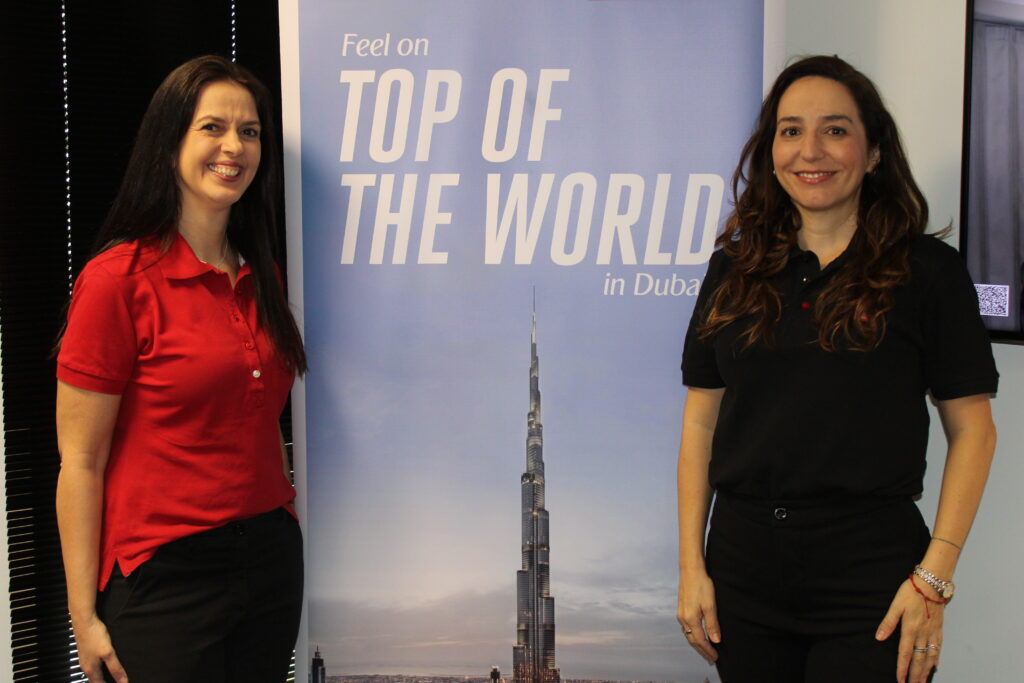 Daniela Santos e Cibele Brandão, da Emirates 