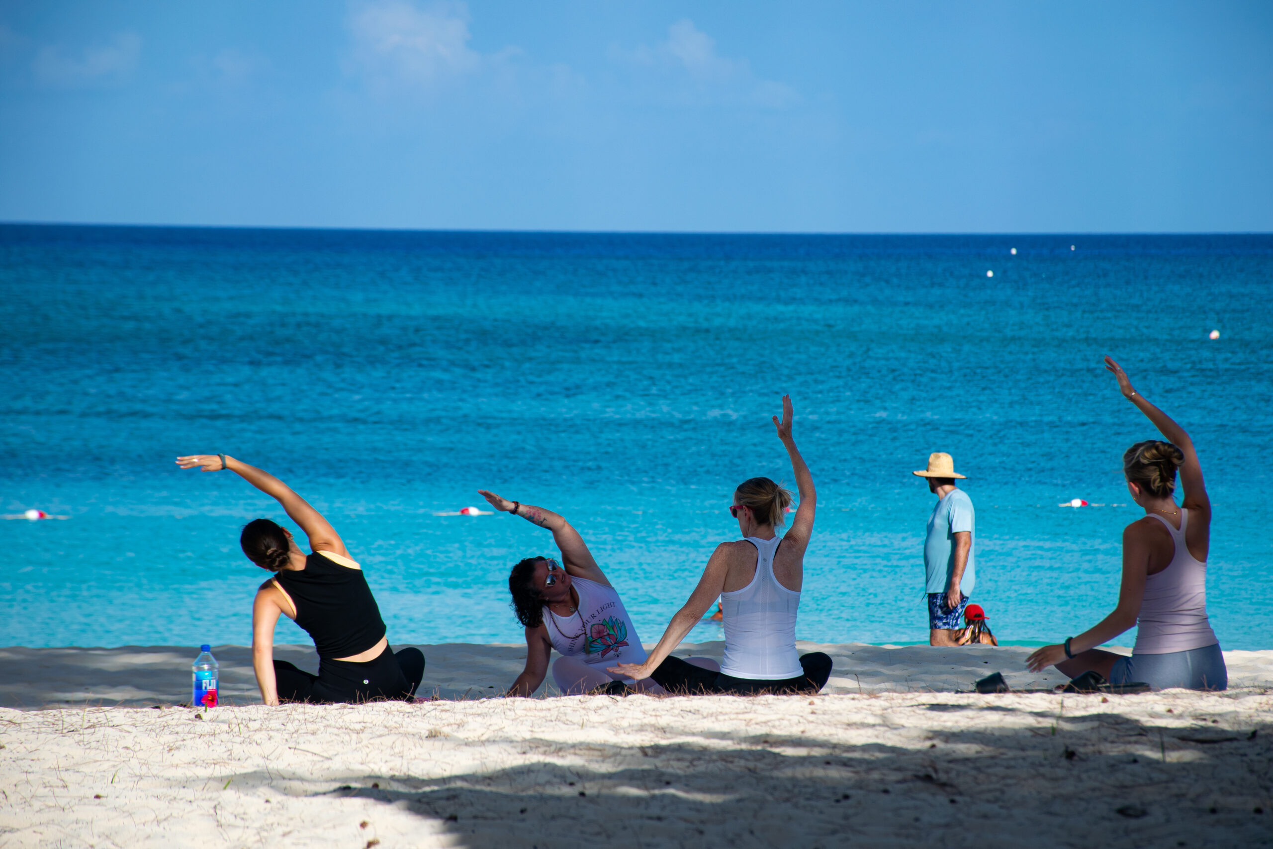 O The Westin Grand Cayman Seven Mile Beach Resort & Spa oferece aulas de ioga O The Westin Grand Cayman Seven Mile Beach Resort & Spa oferece aulas de ioga