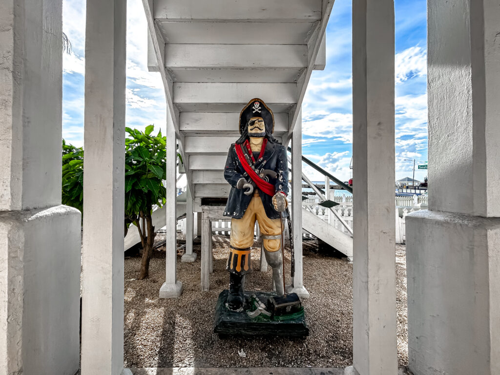 A presença de piratas nas Ilhas Cayman fazem parte de muitas lendas da região