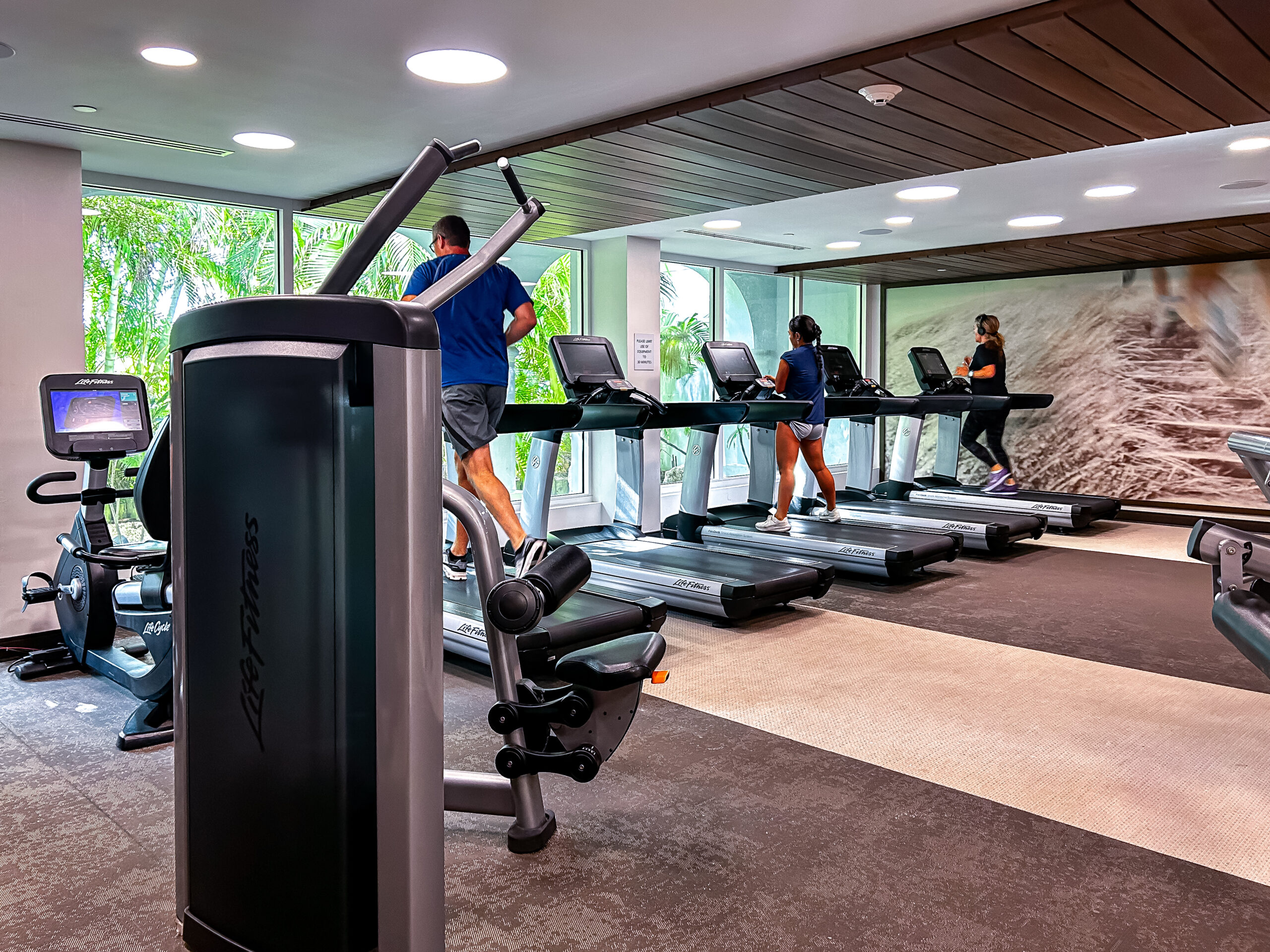 Academia do The Westin Grand Cayman Seven Mile Beach Resort & Spa Academia do The Westin Grand Cayman Seven Mile Beach Resort & Spa