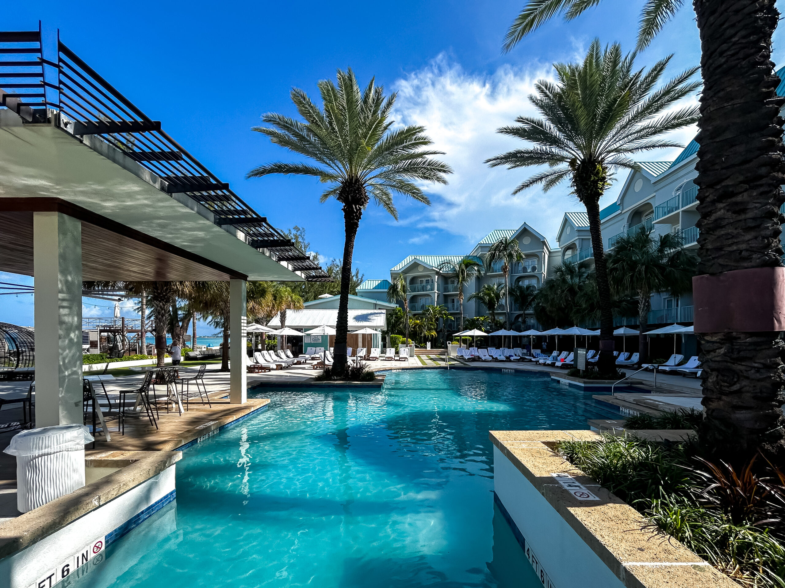 O The Westin Grand Cayman Seven Mile Beach Resort & Spa oferece conforto aos hóspede na área externa O The Westin Grand Cayman Seven Mile Beach Resort & Spa oferece conforto aos hóspede na área externa