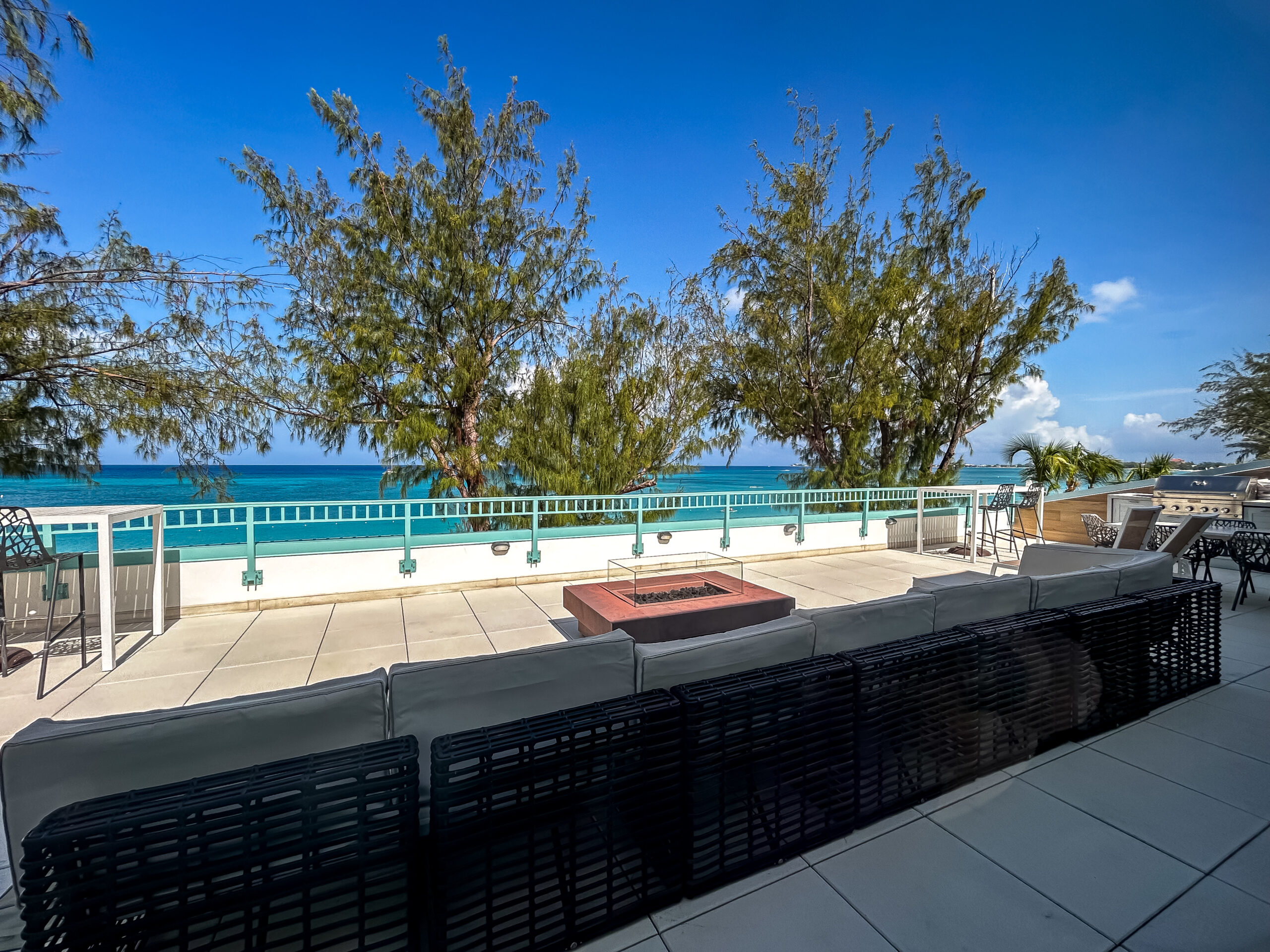 Sacada da suíte do The Westin Grand Cayman Seven Mile Beach Resort & Spa Sacada da suíte do The Westin Grand Cayman Seven Mile Beach Resort & Spa