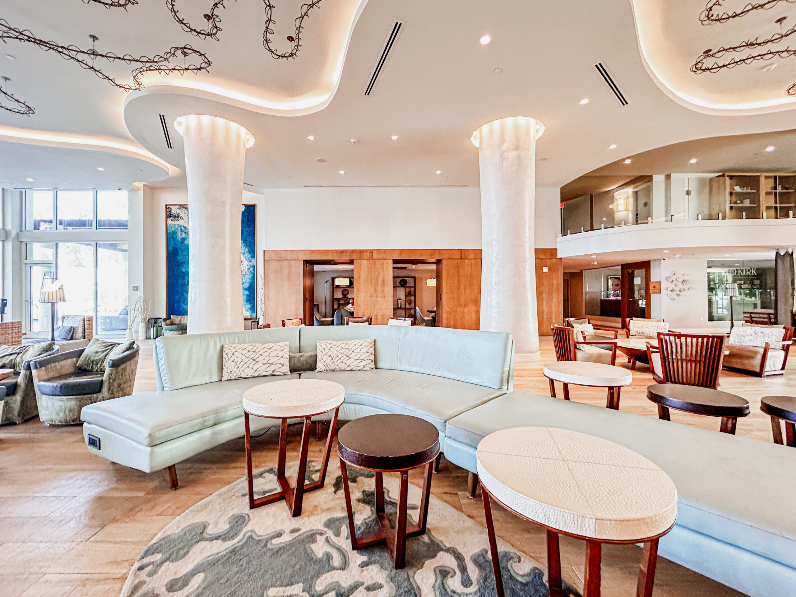 Lobby do The Westin Grand Cayman Seven Mile Beach Resort & Spa Lobby do The Westin Grand Cayman Seven Mile Beach Resort & Spa
