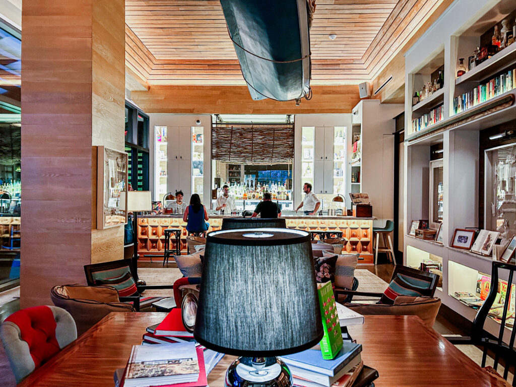 Biblioteca do Kimpton Seafire Resort + Spa