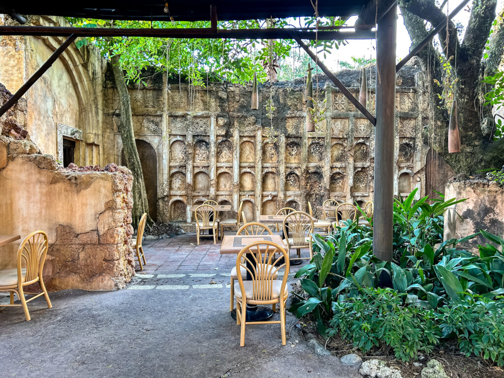 Interior de um dos restaurantes do pavilhão África