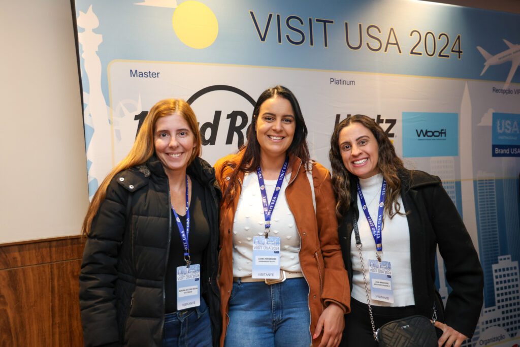 Karina de Lima Silva, da Kia Travel, Luana Fernandes, da Fernandes Travel e Lígia Brochieri, da Brochieri Viagens