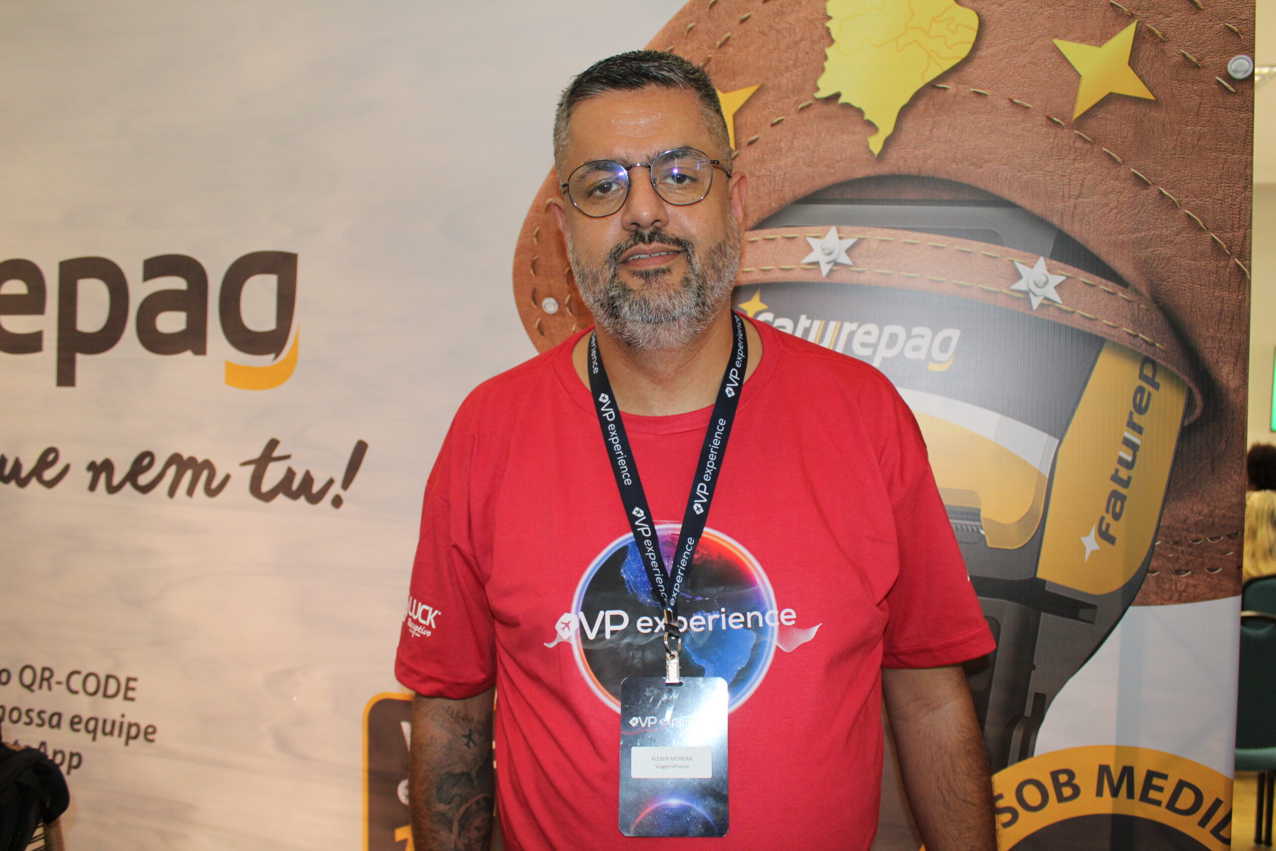 Kleber Moreira, coordenador de produto aéreo Kleber Moreira, coordenador de produto aéreo