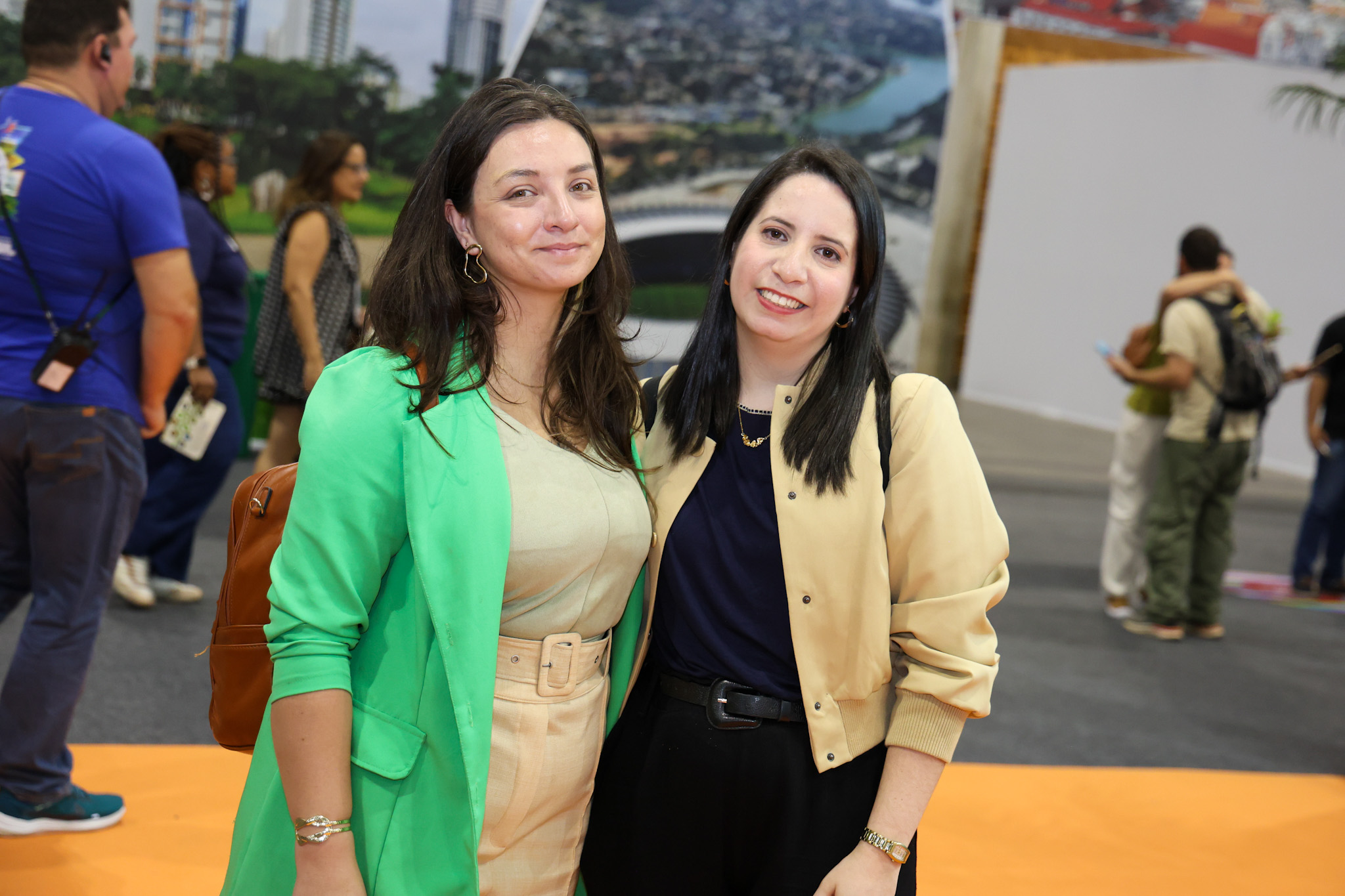 Laís Mosco e Jessica Correa, da Abav Nacional Laís Mosco e Jessica Correa, da Abav Nacional