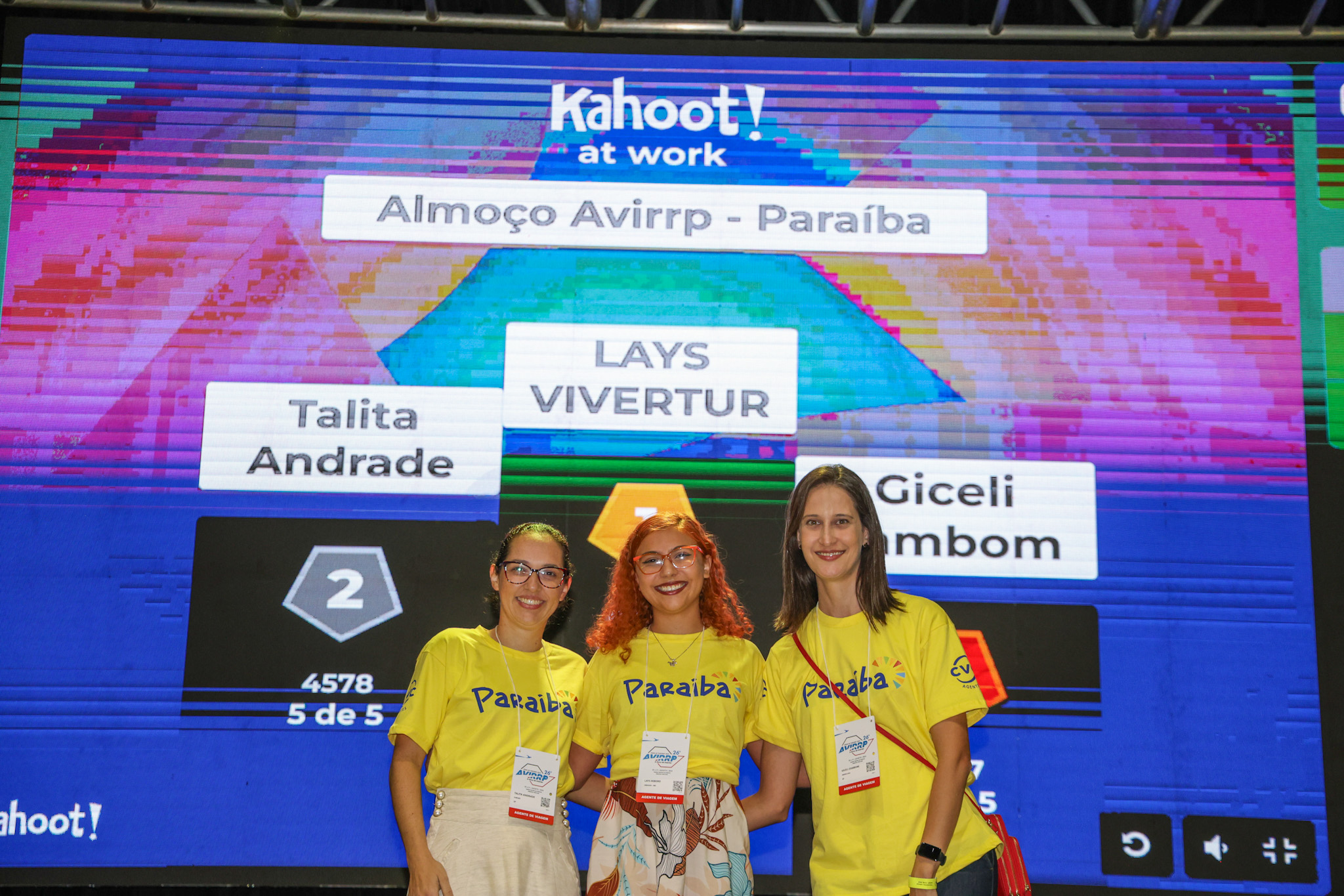 Lays, da Vivertur, Talita e Giceli, da Patitour; vencedoras dos prêmios do quiz