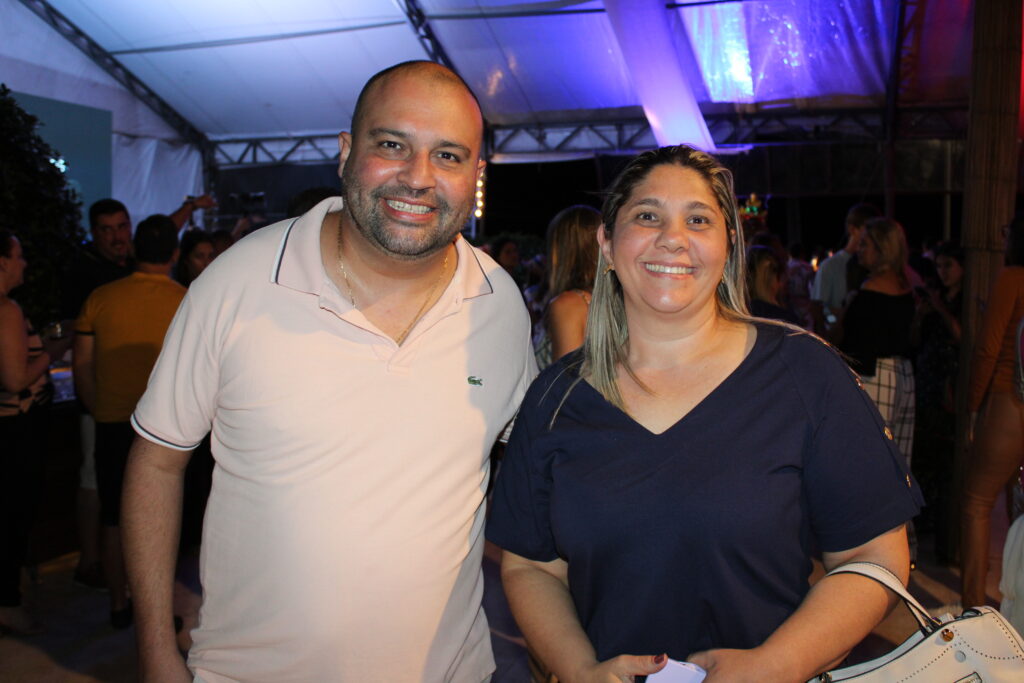 Leandro Roberto, da VP e Juliana Moreira, da Mundial Viagens