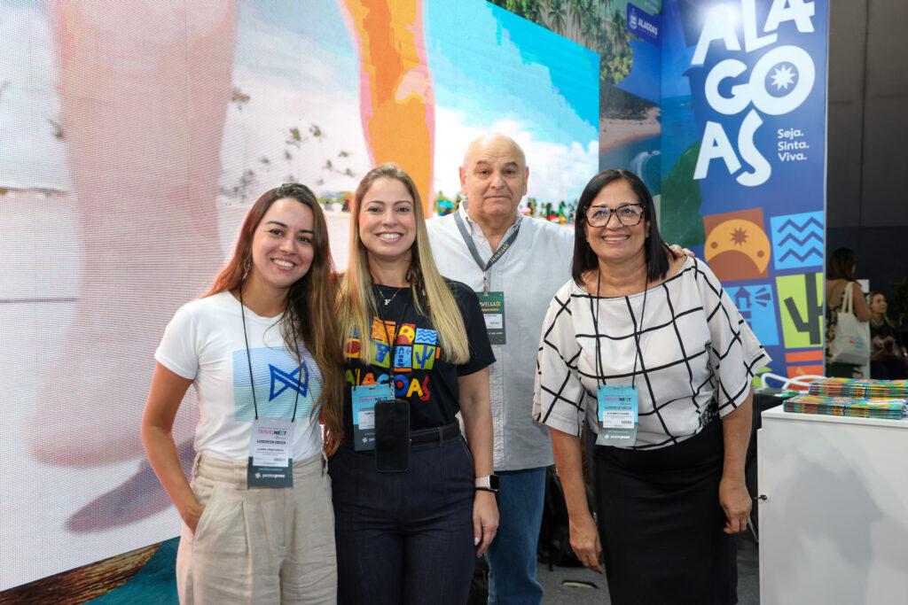 Luana Franceschi, do MME Hotéis, Fabíola Gaia e Paulo Kugelmas, da Setur-AL e Elizabeth Nunes, do Pajuçara Hotéis