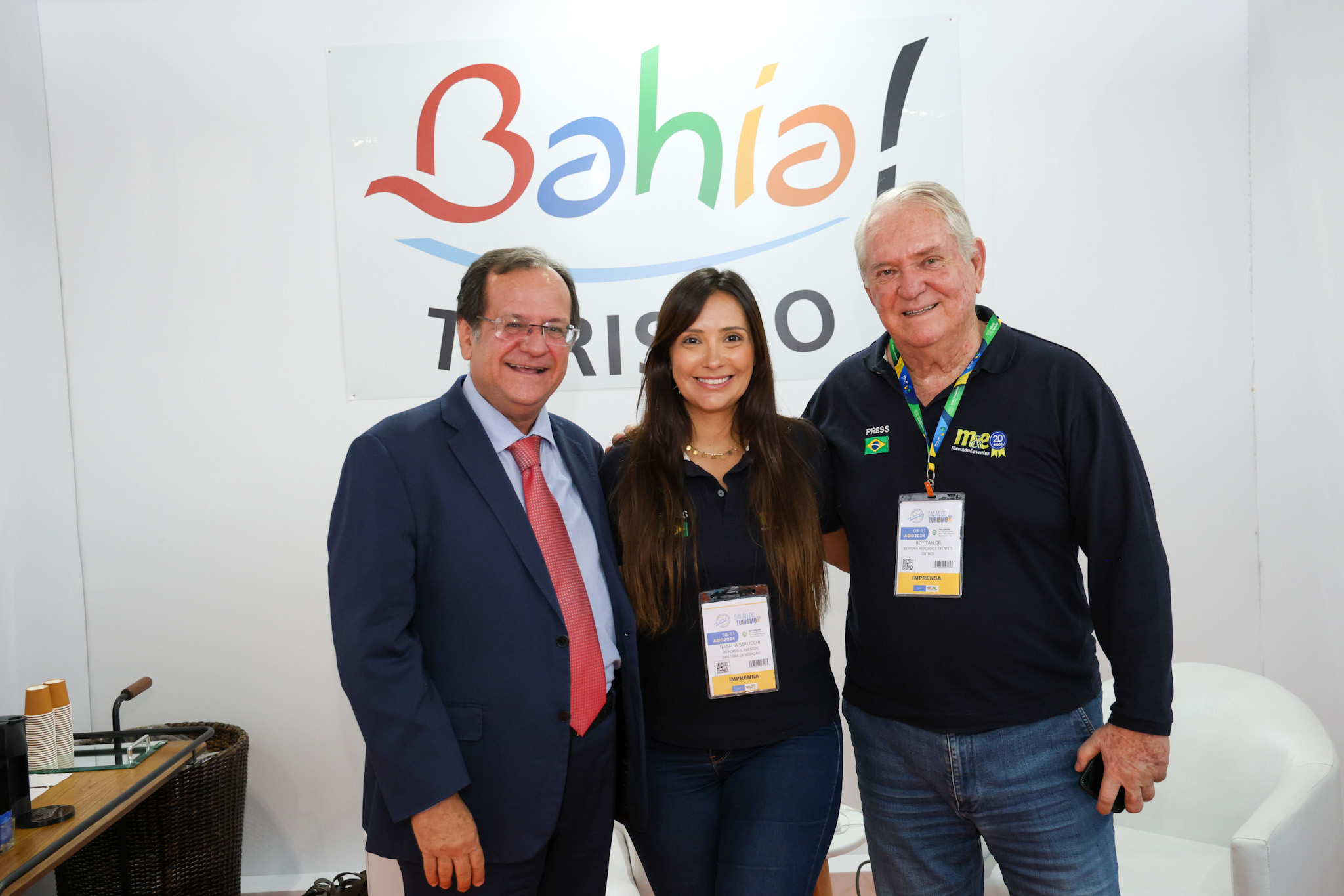 Luís Maurício Bacellar Batista, secretário de Turismo do estado da Bahia com Natália Strucchi e Roy Taylor, do M&E Luís Maurício Bacellar Batista, secretário de Turismo do estado da Bahia com Natália Strucchi e Roy Taylor, do M&E