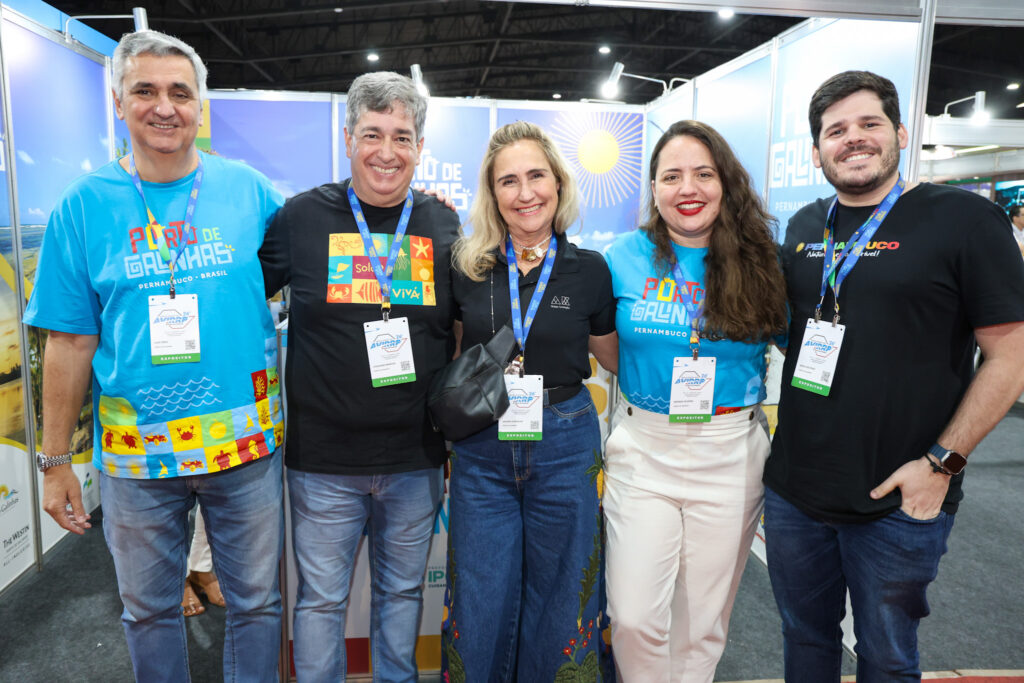 Luiz Pires, do Village, Otaviano Maroja, do Solar e Viva, Valéria Gordilho, do Grupo Armação, Brenda Silveira, Porto de Galinhas CVB e Diogo Beltrão, da Empetur