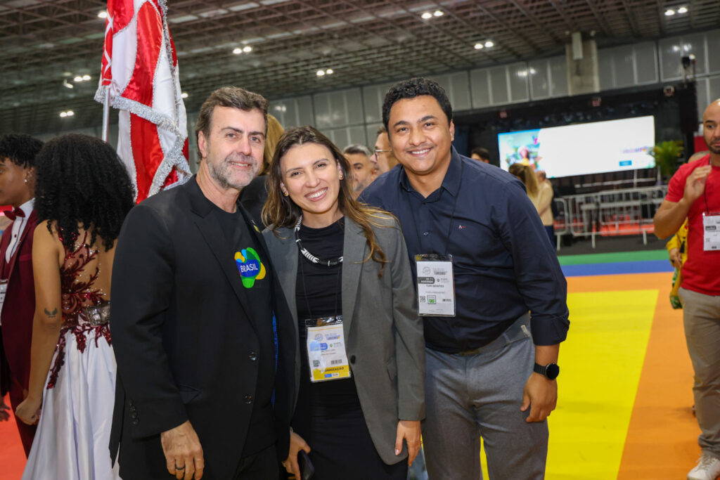 Marcelo Freixo, presidente da Embratur, Ana Carla, secretária-executiva do Ministério do Turismo, e Yuri Benites, diretor de Turismo do PTI Marcelo Freixo, presidente da Embratur, Ana Carla, secretária-executiva do Ministério do Turismo, e Yuri Benites, diretor de Turismo do PTI