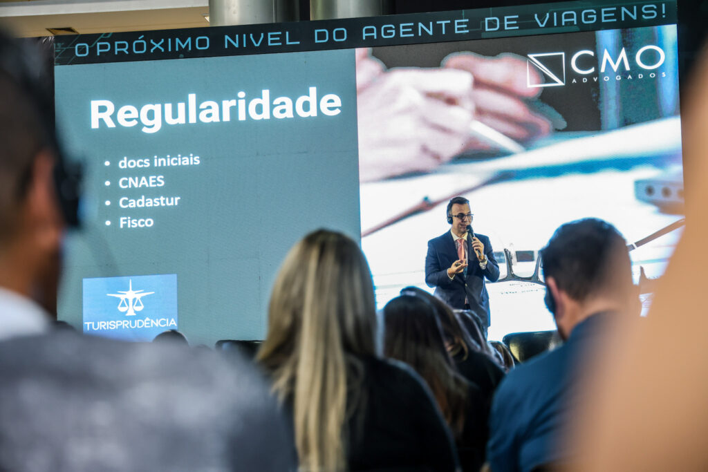 Marcelo Oliveira, jurídico da Abav Nacional durante palestra no Travel Next Minas
