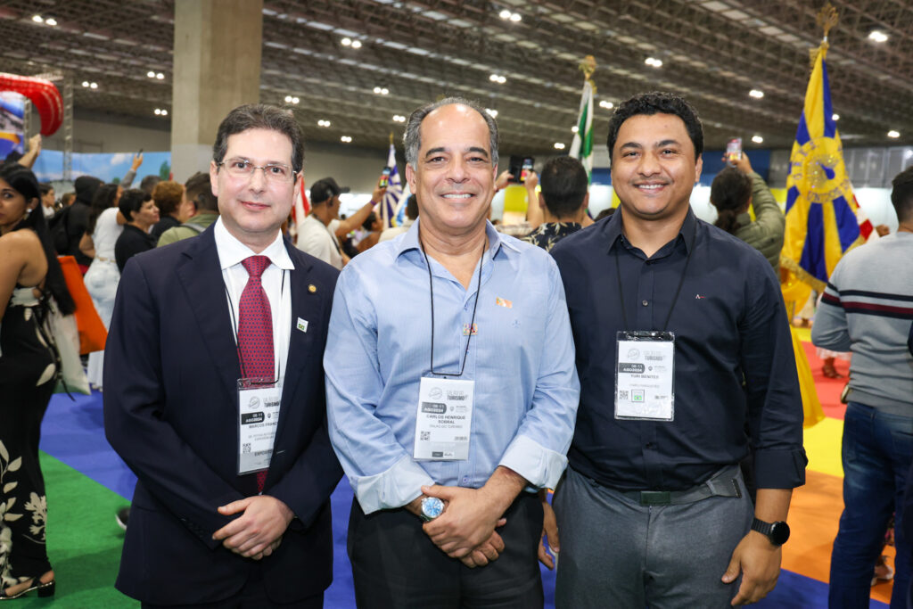 Marcos Franco, secretário de Turismo de Sergipe, Carlos Sobral, do MTur, e Yuri Benites, diretor de Turismo do PTI Marcos Franco, secretário de Turismo de Sergipe, Carlos Sobral, do MTur, e Yuri Benites, diretor de Turismo do PTI