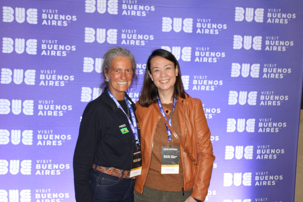 Mari Masgrau, do M&E, e Fernanda Finger, da Magic Blue Turismo Mari Masgrau, do M&E, e Fernanda Finger, da Magic Blue Turismo