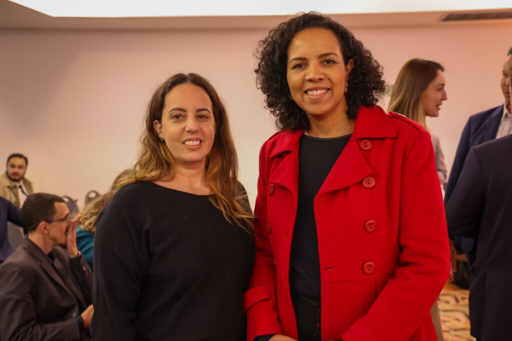 Marina Figueiredo, da Braztoa e Jurema Monteiro, da Abear