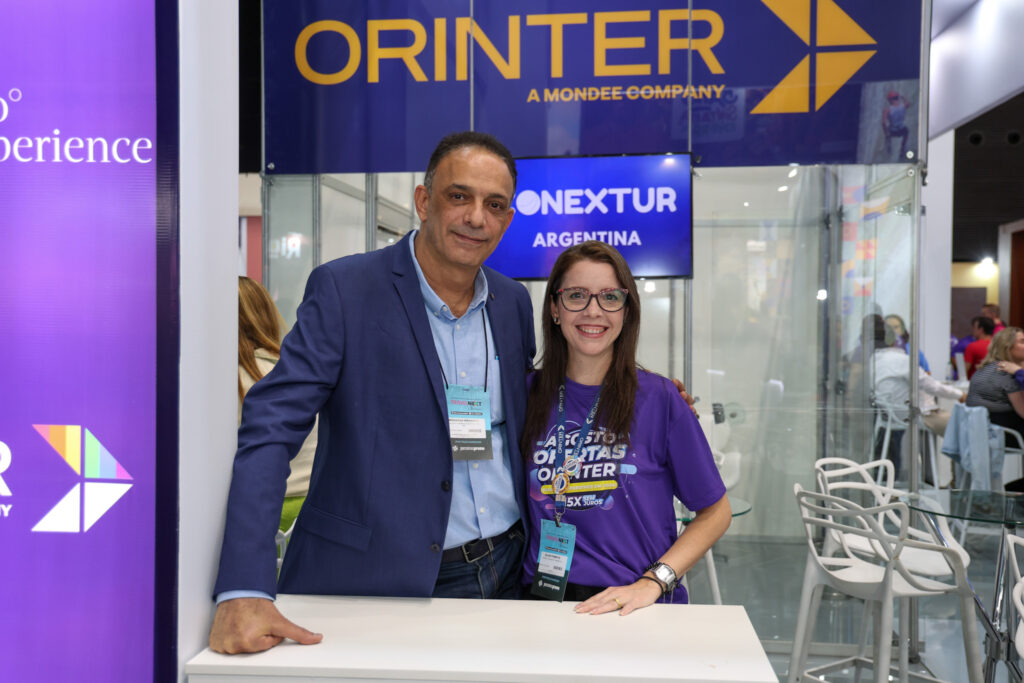 Mohamed Mossad, da Exótica Tours And Travel e Aline Pimenta, da Orinter