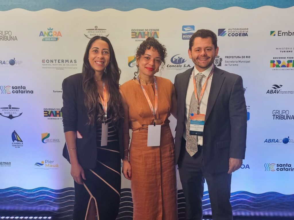 Mônica Vicente, da Clia, com Tais Santos e Diego Sierra, da Agência Guanabara