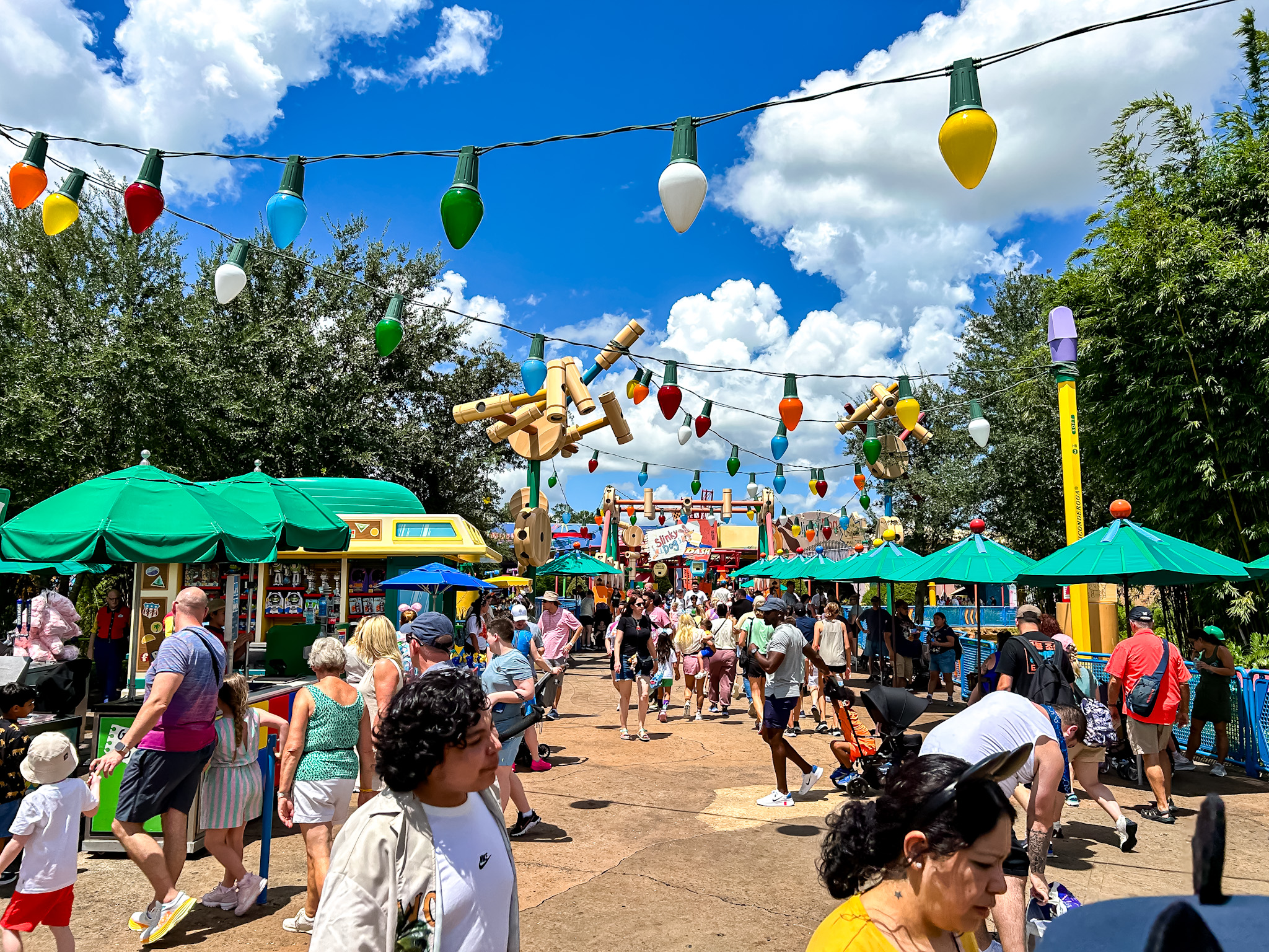 Na área de Toy Story, o visitante é transportado ao mundo dos brinquedos Na área de Toy Story, o visitante é transportado ao mundo dos brinquedos