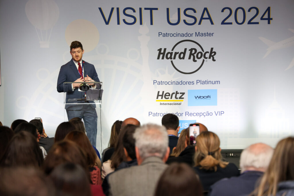 Nathan Traurig, do Consulado EUA