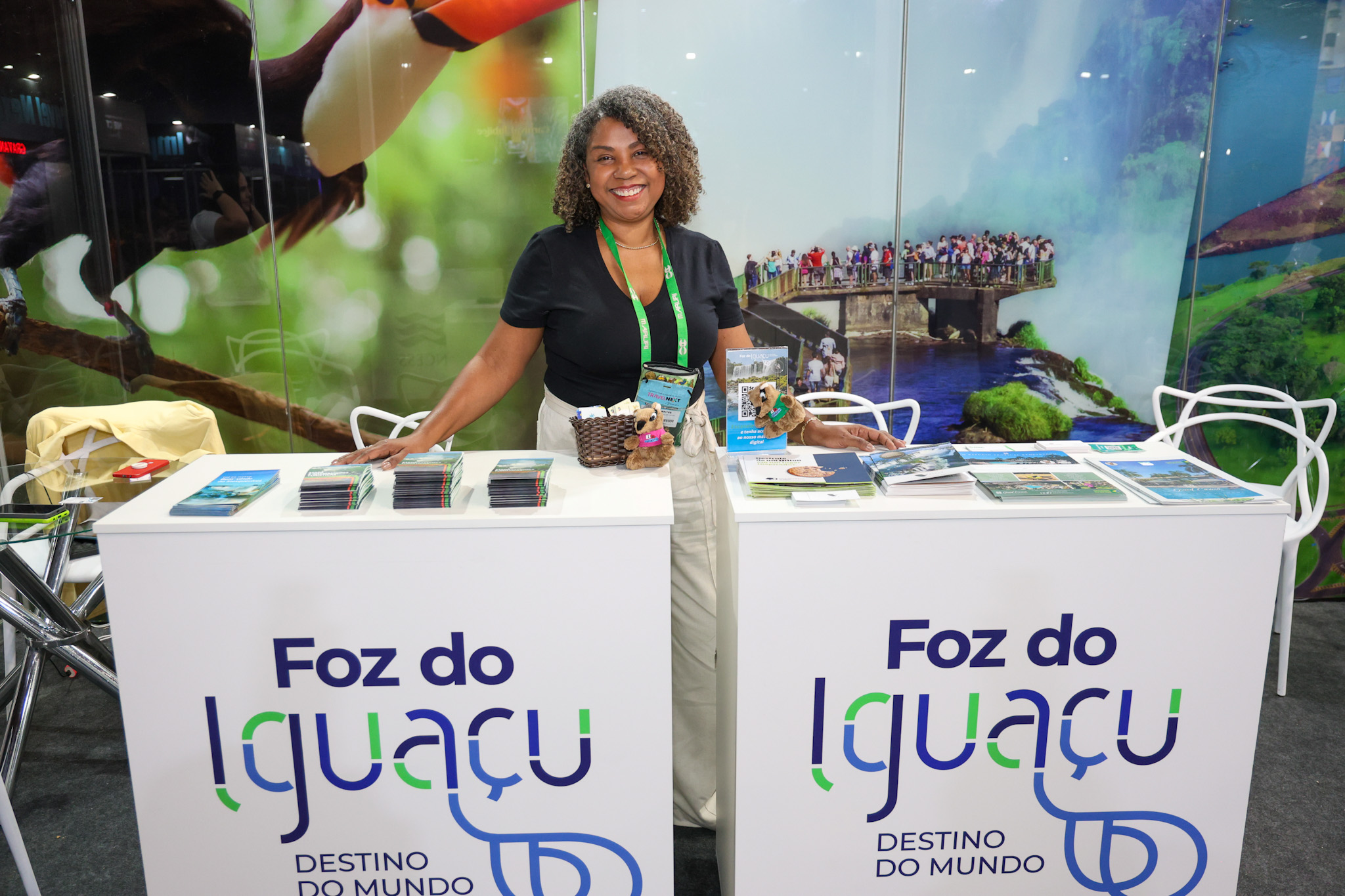 Neumari Cristhine, da secretaria de Turismo de Foz do Iguaçu Neumari Cristhine, da secretaria de Turismo de Foz do Iguaçu