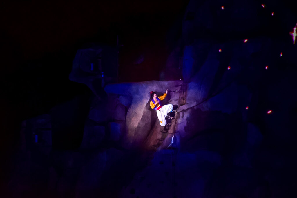 O Aladin é um dos heróis que aparece no show Fantasmic!
