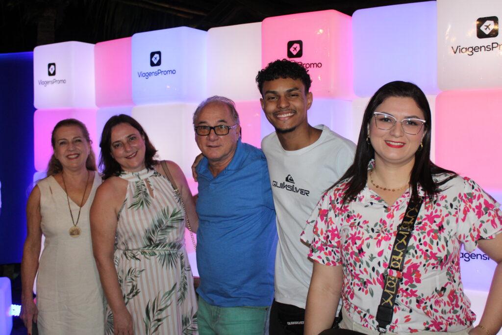 Os 400 agentes de viagens participantes do evento curtiram noite no Hibiscus Beach Club