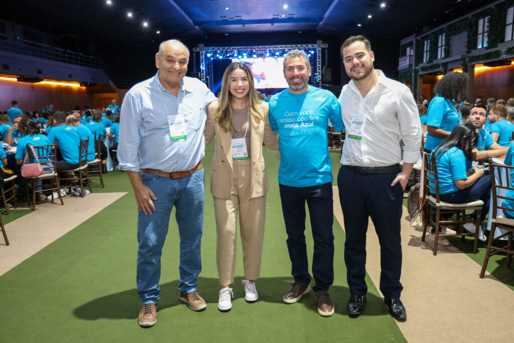 Paulo Kugelmas, da Setur-AL, Bárbara Braga, secretária de Turismo de Alagoas, Ricardo Bezerra, da Azul Viagens e Gabriel Cedrim, presidente da ABIH-AL