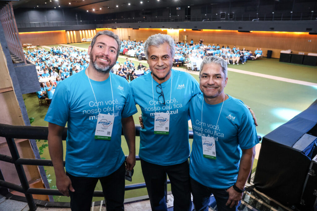 Ricardo Bezerra, da Azul Viagens, Joaquim Oliveira e Valcir Teixeira, da Azul Linhas Aéreas