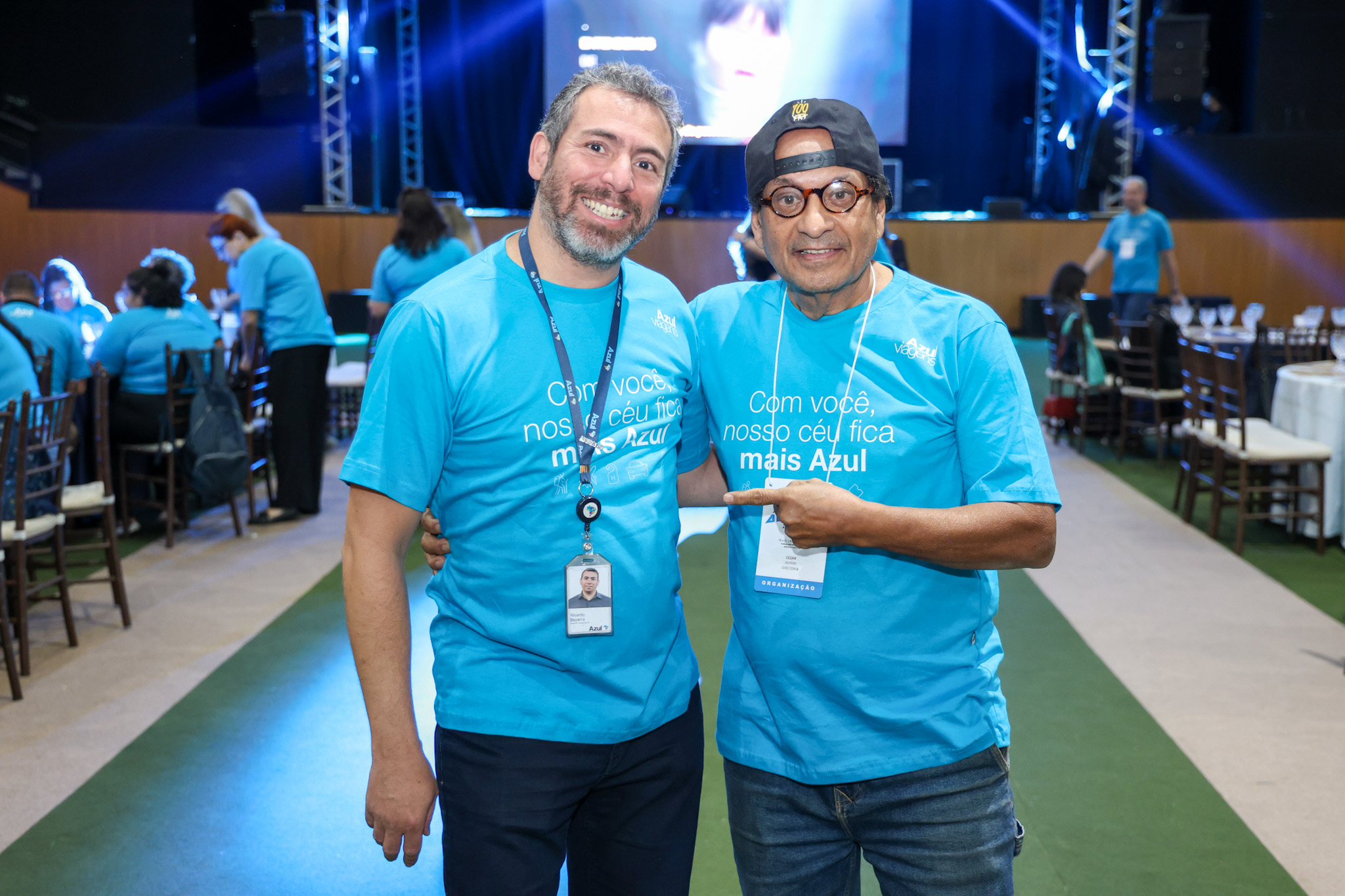 Ricardo Bezerra, gerente Comercial da Azul Viagens e César Avero, diretor da Feira da Avirrp 2024