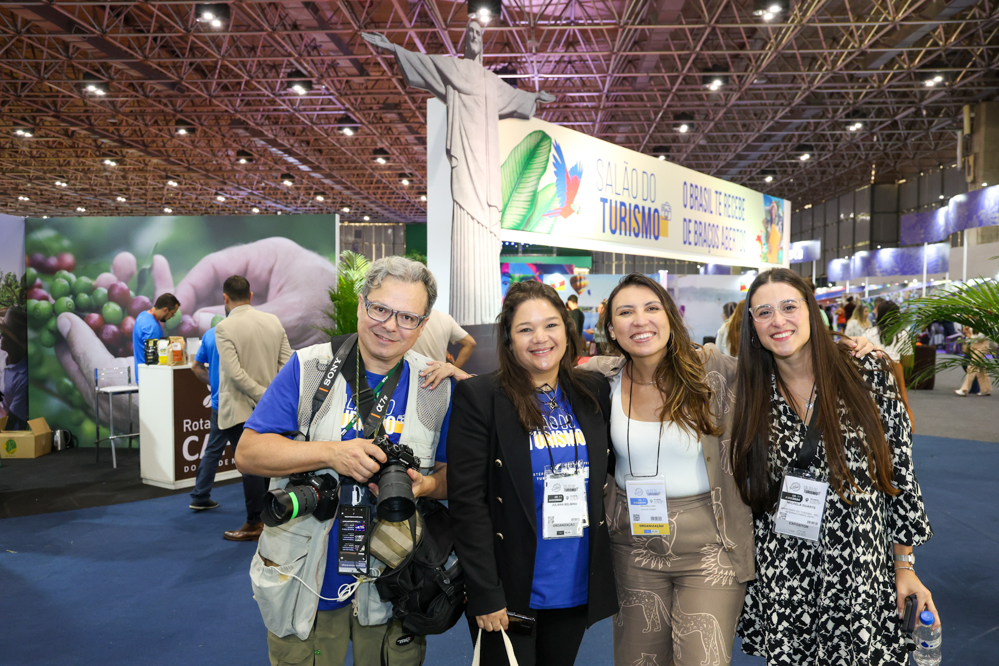 Roberto Castro, Juliana Belmiro, Ana Carla e Micaela Duarte, do MTur Roberto Castro, Juliana Belmiro, Ana Carla e Micaela Duarte, do MTur