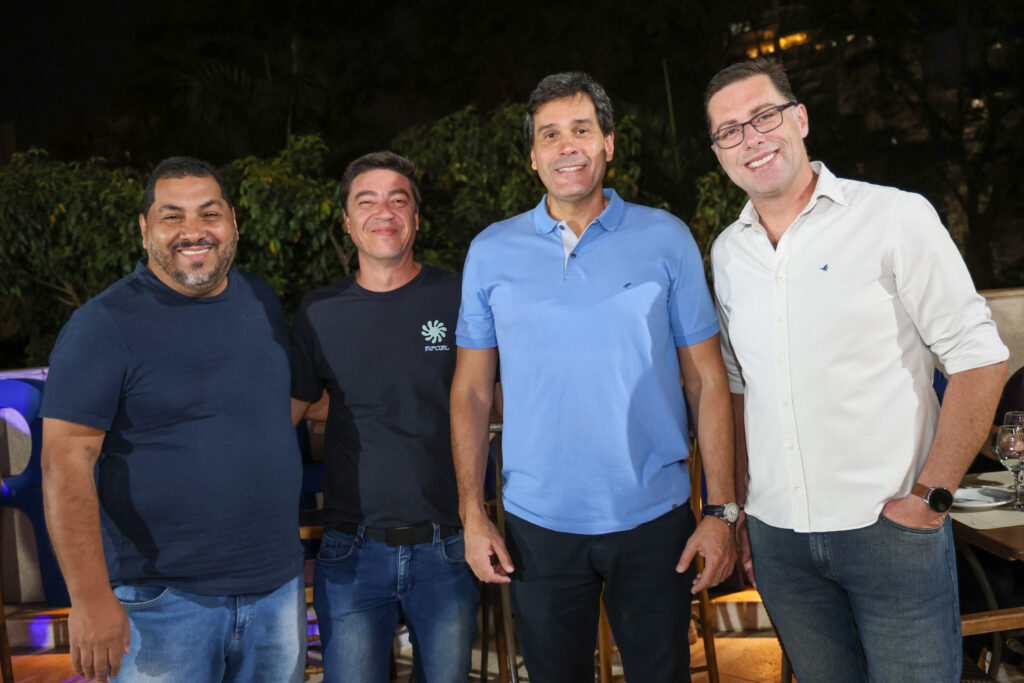 Rogério Esteves e Daniel Lopes, da GTA, entre Moises Santos e Henrique Diniz, da EHTL