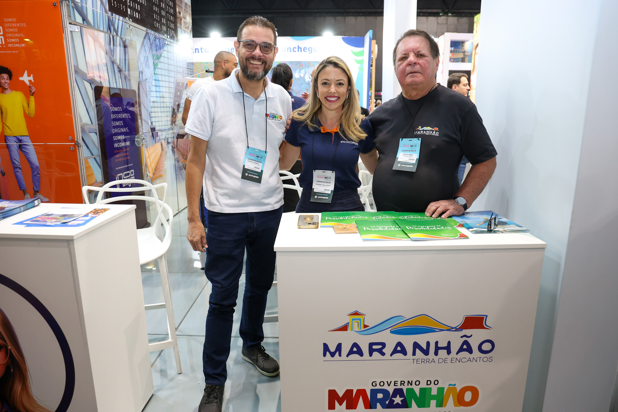 Roseane Cavalcante, da Incomum Viagens, entre Anderson Marques e Airton Abreu, do Governo do Maranhão Roseane Cavalcante, da Incomum Viagens, entre Anderson Marques e Airton Abreu, do Governo do Maranhão