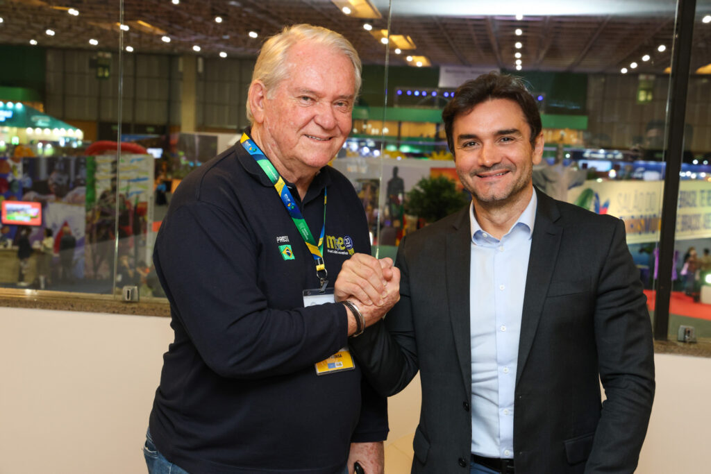 Roy Taylor, CEO do M&E e Celso Sabino, ministro do Turismo