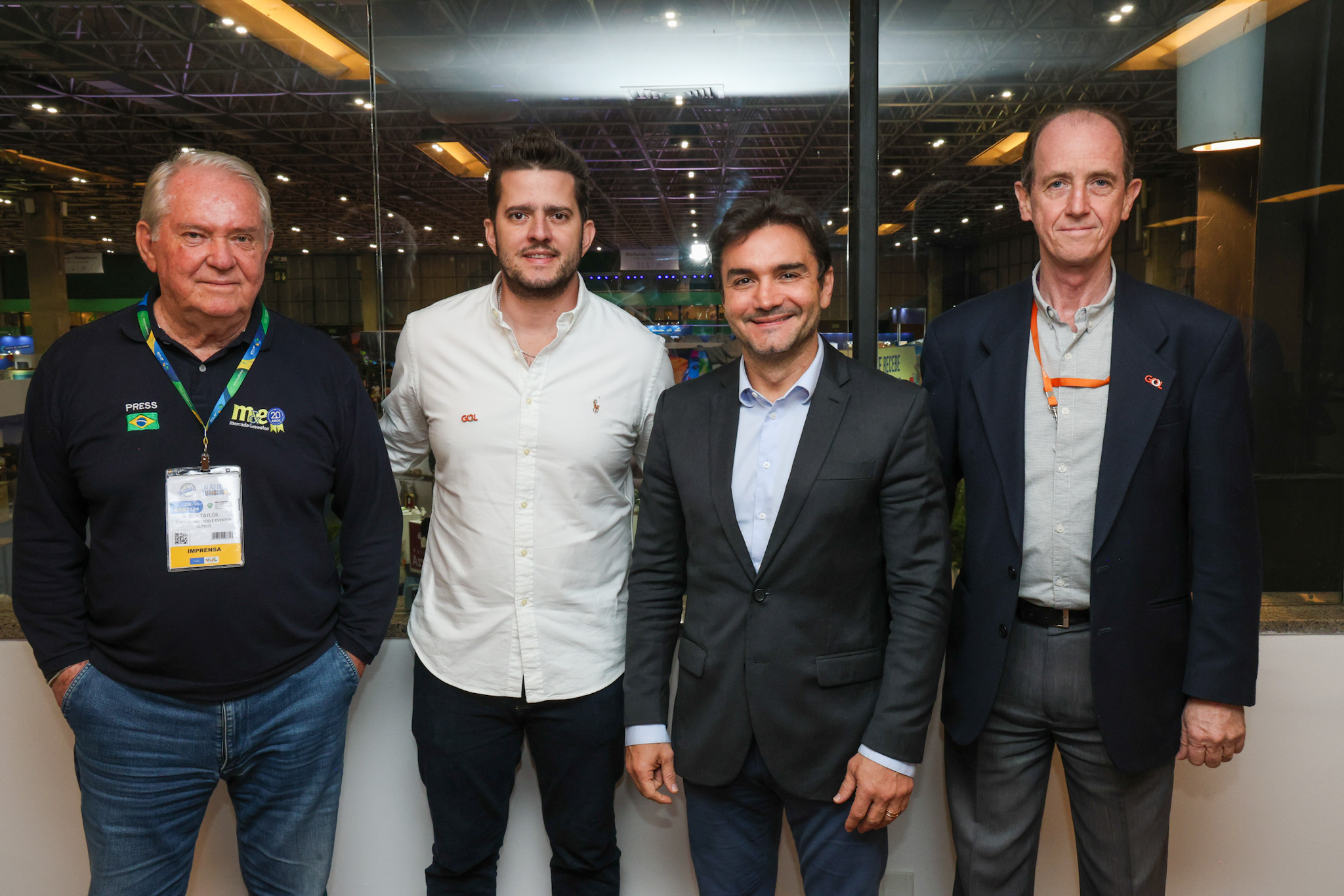 Roy Taylor, do M&E, Felippe Bandeira e Marcos Tognato, relação governamental da Gol e Celso Sabino, ministro do Turismo