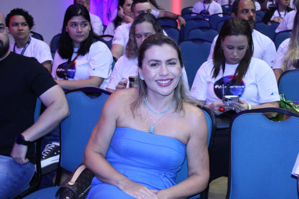 Sabrina Bull apresentou a palestra Tornando sua agencia em uma máquina lucrativa