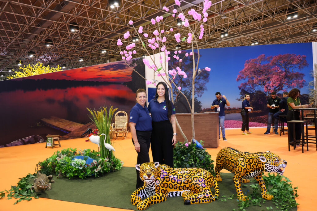 Simone Lara e Maria Letícia Costa, da Setur-MT