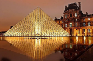 Somente em 2023, o museu recebeu quase 9 milhões de visitantes (ReproduçãoHellotickets)