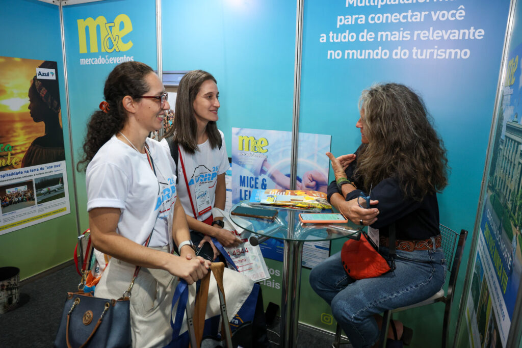 Talita Andrade e Giceli Zambom, da Pati Tour e Mari Masgrau, do M&E
