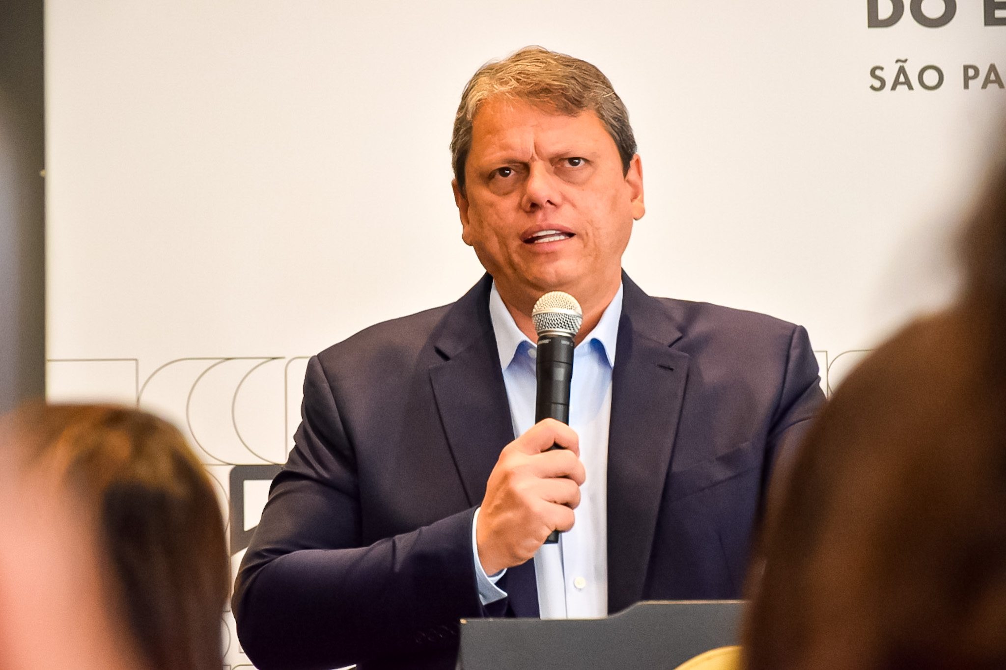 Tarcísio publica decreto que fixa ICMS em 4% para bares e restaurantes 1 Porcentagem foi prometida à Fhoresp em audiência (Ana Azevedo/M&E) Tarcísio