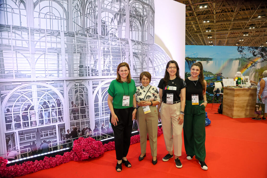 Tatiana Turra, do Instituto Municipal de Turismo - Curitiba Turismo, Deise Bezerra, do Viaje Paraná, Márcia Giubertoni, do Sebrae, e Andressa Szekut, da Paraná Turismo