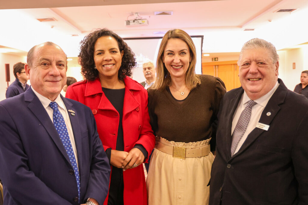 Toni Sando, do Visite São Paulo, Jurema Monteiro, da Abear, Luciane Leite, da Setur-SP e Fernando Guinato, diretor geral do WTC Hotel e Visite São Paulo