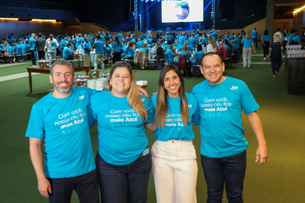Vicente Brasil, Tathiana Martins, Tainá Godoy e Ricardo Bezerra, da Azul Viagens