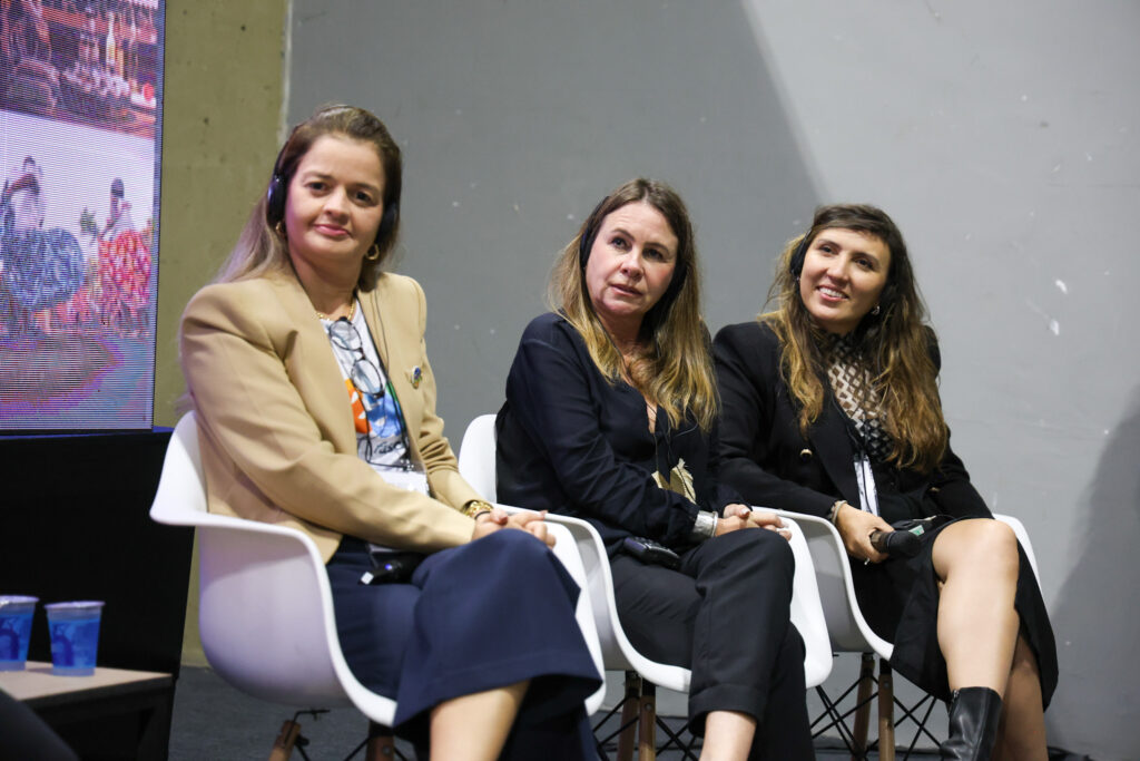 Yrwana Albuquerque Guerra, secretaria de Turismo do Ceará, Dani Maia, secretaria de Turismo do Rio de Janeiro e Ana Carla, Secretária Executiva do Ministério do Turismo
