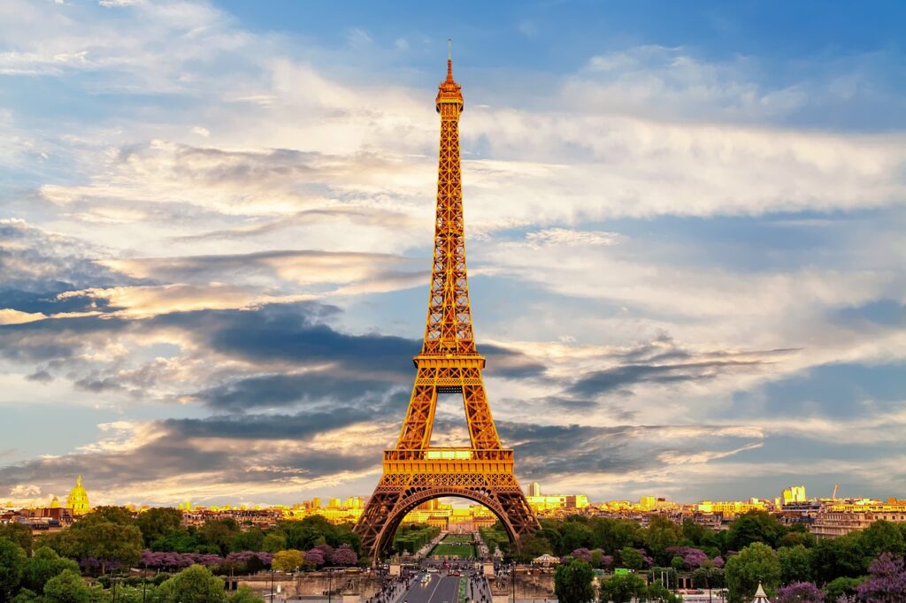 eiffel tower 3349075 1280 1 Wise: brasileiros ficam em 2º lugar entre as nacionalidades que mais gastaram durante Olimpíadas