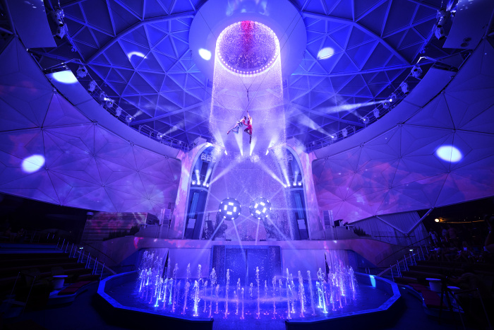 Tudo o que você precisar saber sobre o Star of the Seas, novo navio da Royal Caribbean 3 low 1724100505 RCI IC 20240219 BRAND RJordan AquaTheater AquaAction 22008 RT Tudo o que você precisar saber sobre o Star of the Seas, novo navio da Royal Caribbean