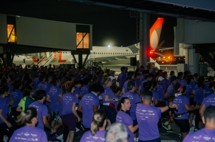 Aeroporto de Florianópolis promove 2ª edição da corrida Night Run Night Run Floripa Airport 2024 está com inscrições abertas para corridas de 5 km e 10 km no interior do aeroporto de Florianópolis (Reprodução/@nadacoletivo.co)