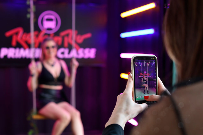 Auto Viação 1001 e GO2 firmam parceria para Rock in Rio 1 Clientes podem adquirir os seus bilhetes através da parceira para desembarcar dentro da Cidade do Rock, na Barra da Tijuca (Reprodução/GO2 Events/Leo Lemos)